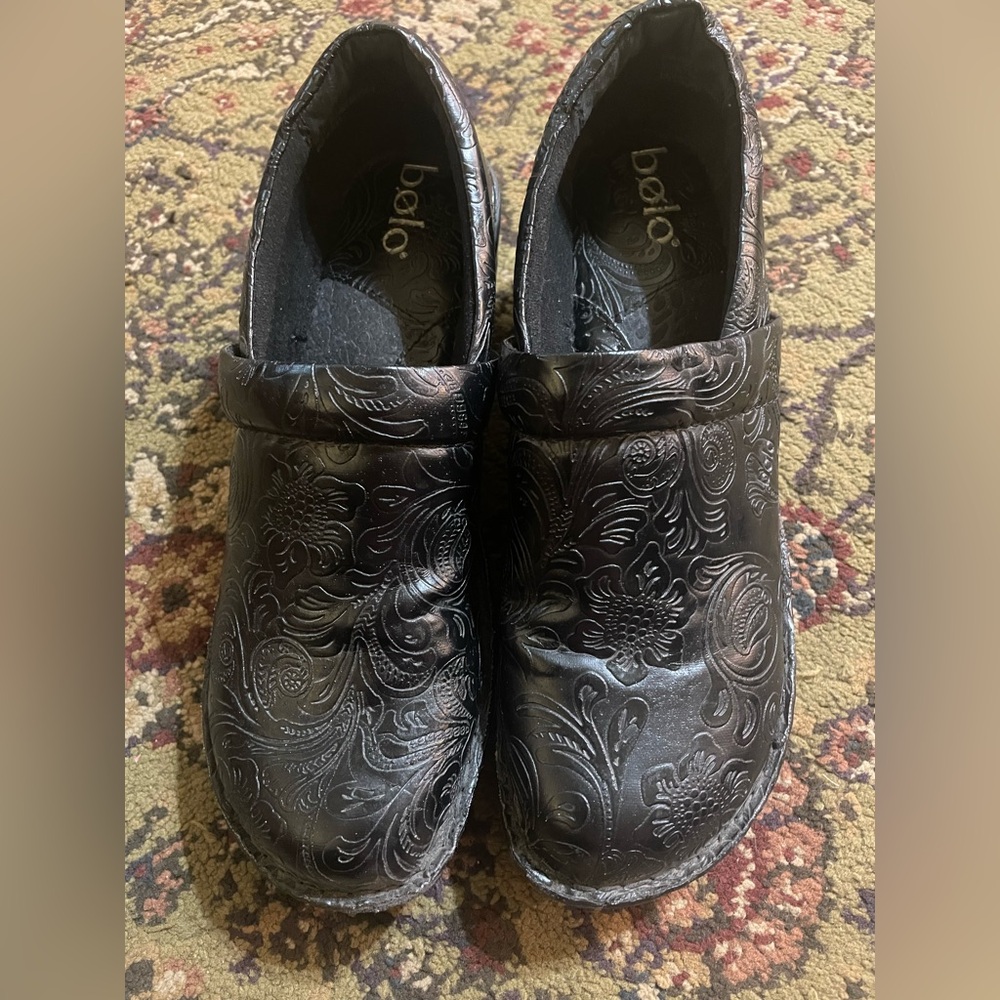 Bolo Black Floral Print Clogs Shoes Size 10